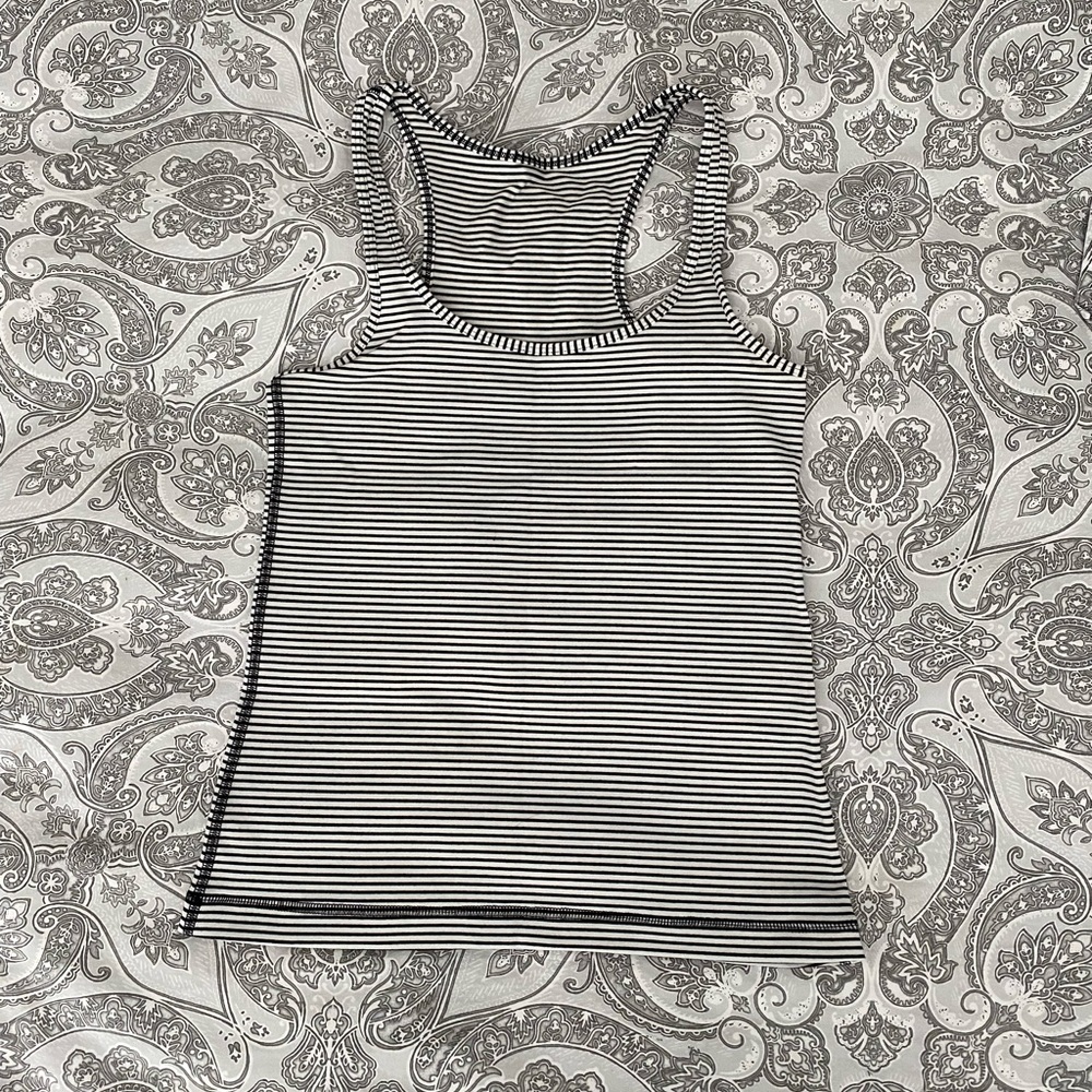 Lululemon racerback tank top size 6